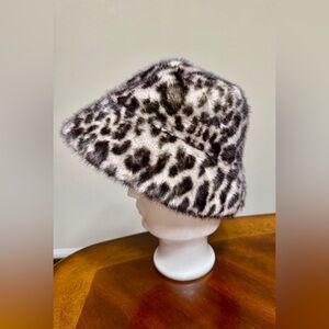House of Harlow 1960 Classic Leopard Hat versatile Adjustable
